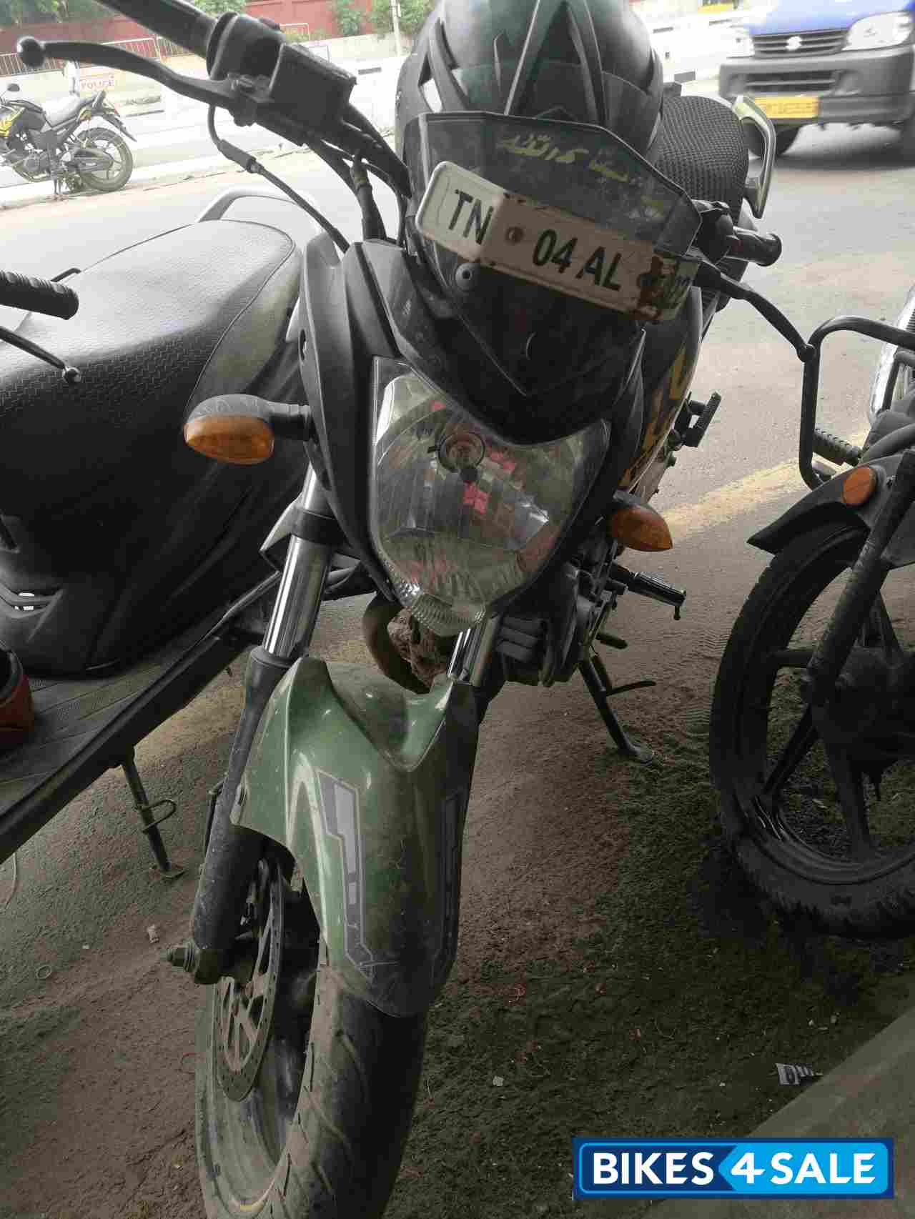 Battle Green Yamaha FZ-S