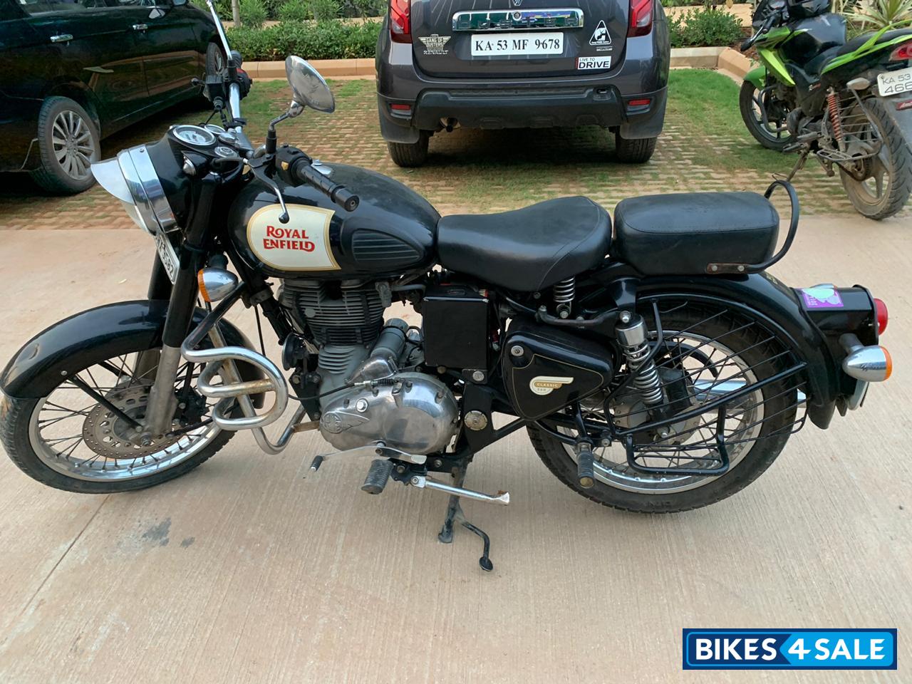 Black Royal Enfield Classic 350