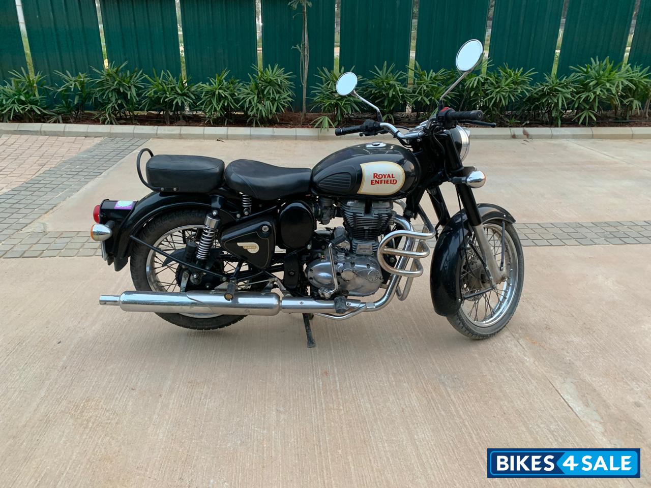 Black Royal Enfield Classic 350