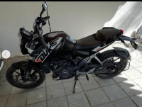 Black KTM Duke 200