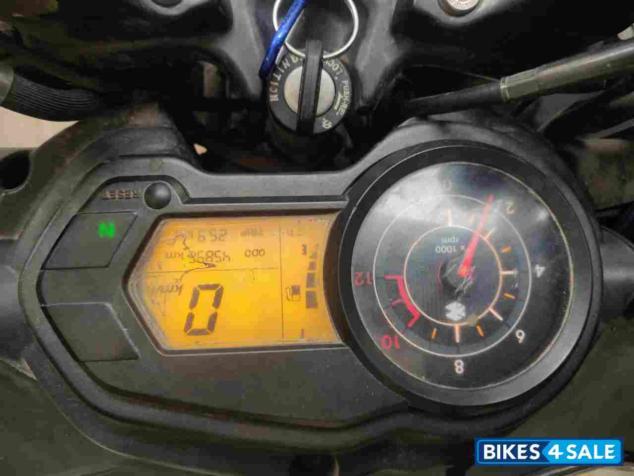 Metalic Blue Bajaj Pulsar 135LS