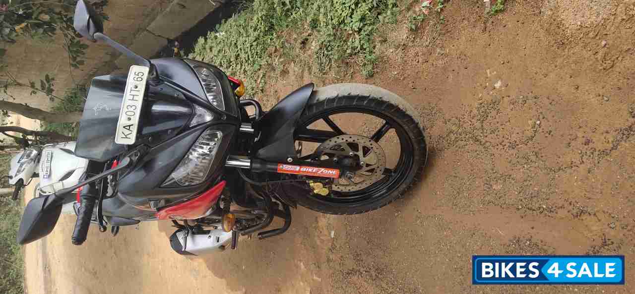 Red And Black Yamaha Fazer