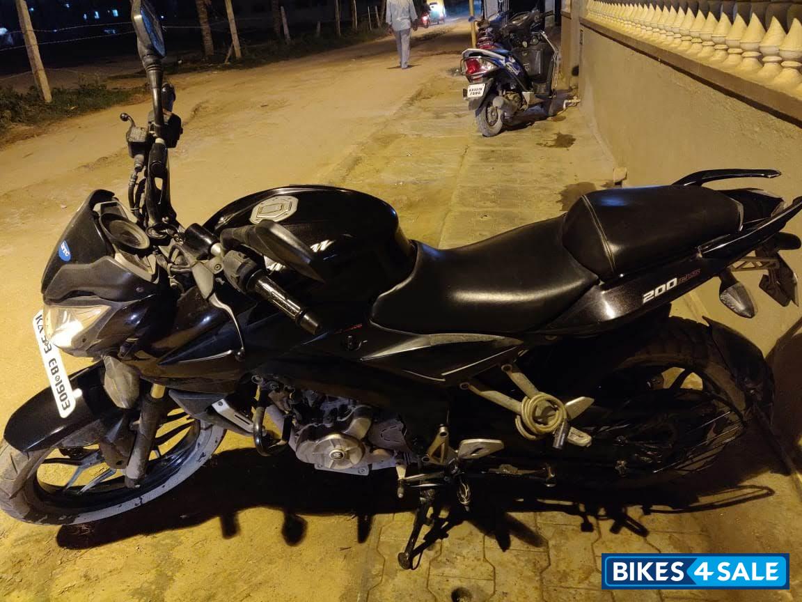 Bajaj Pulsar 200 NS
