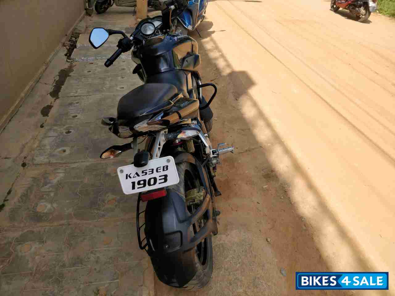 Bajaj Pulsar 200 NS