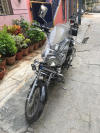 Black Bajaj Avenger 220 DTS-i