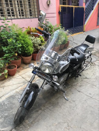 Black Bajaj Avenger 220 DTS-i