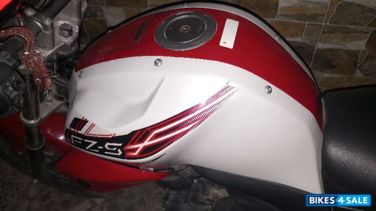 White And Red Yamaha FZ FI V2
