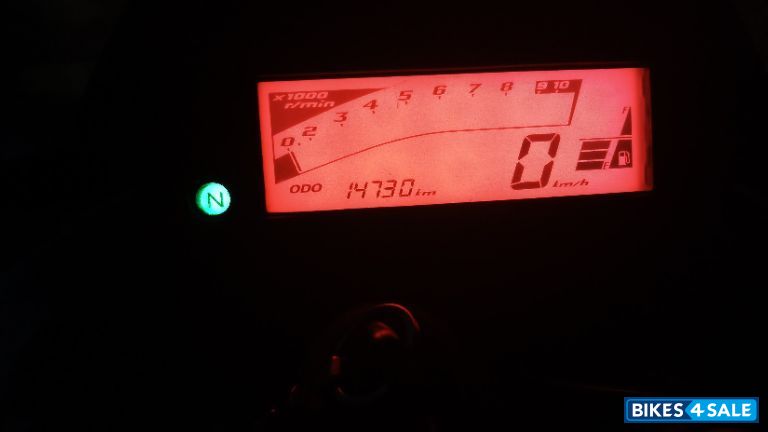 White And Red Yamaha FZ FI V2