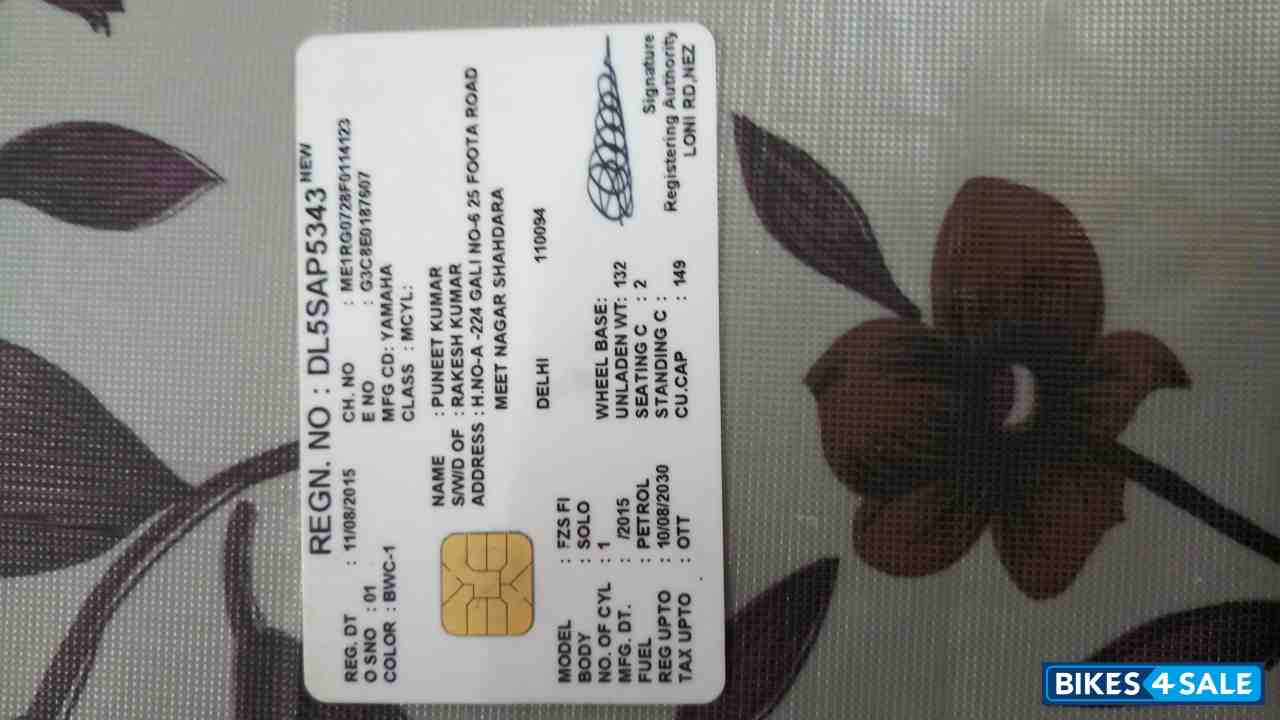 White And Red Yamaha FZ FI V2