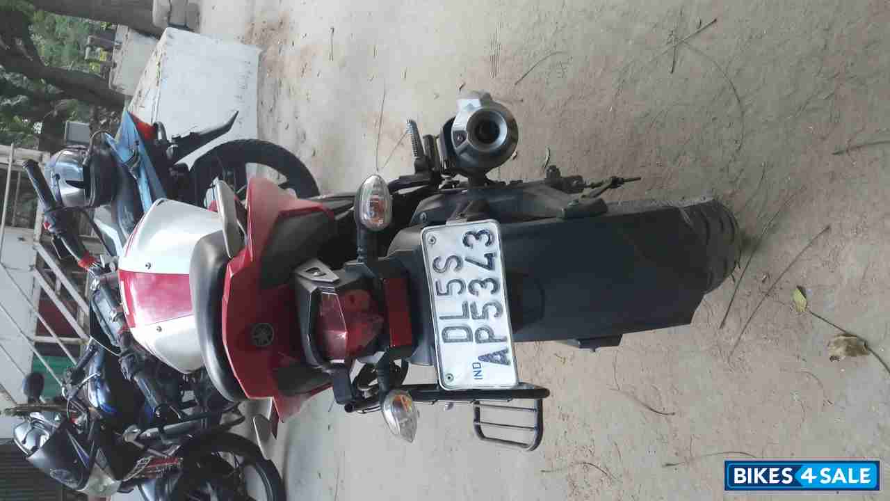 White And Red Yamaha FZ FI V2