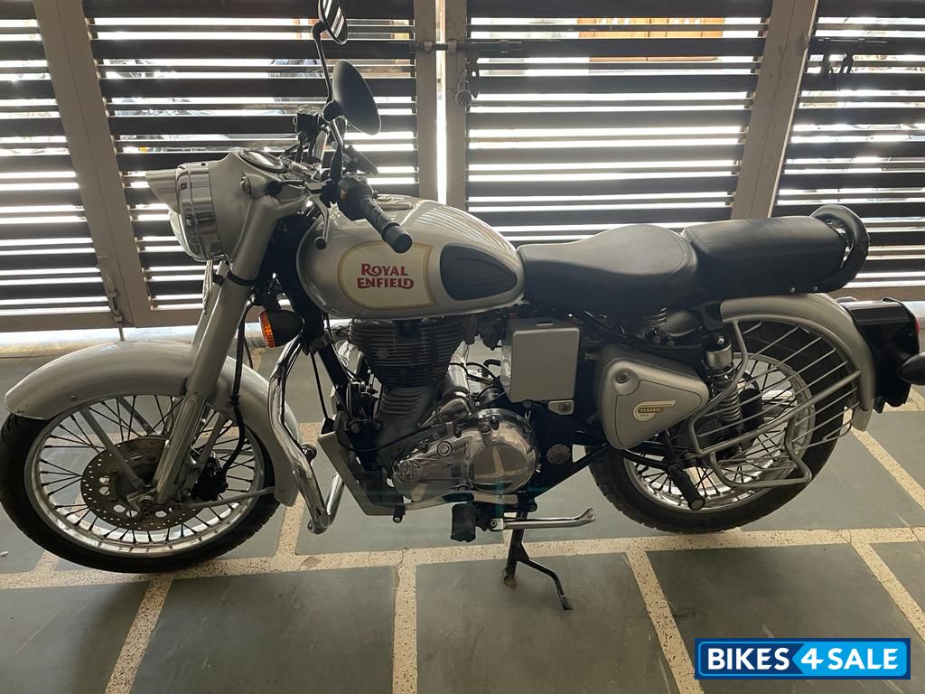Silver Royal Enfield Classic 350