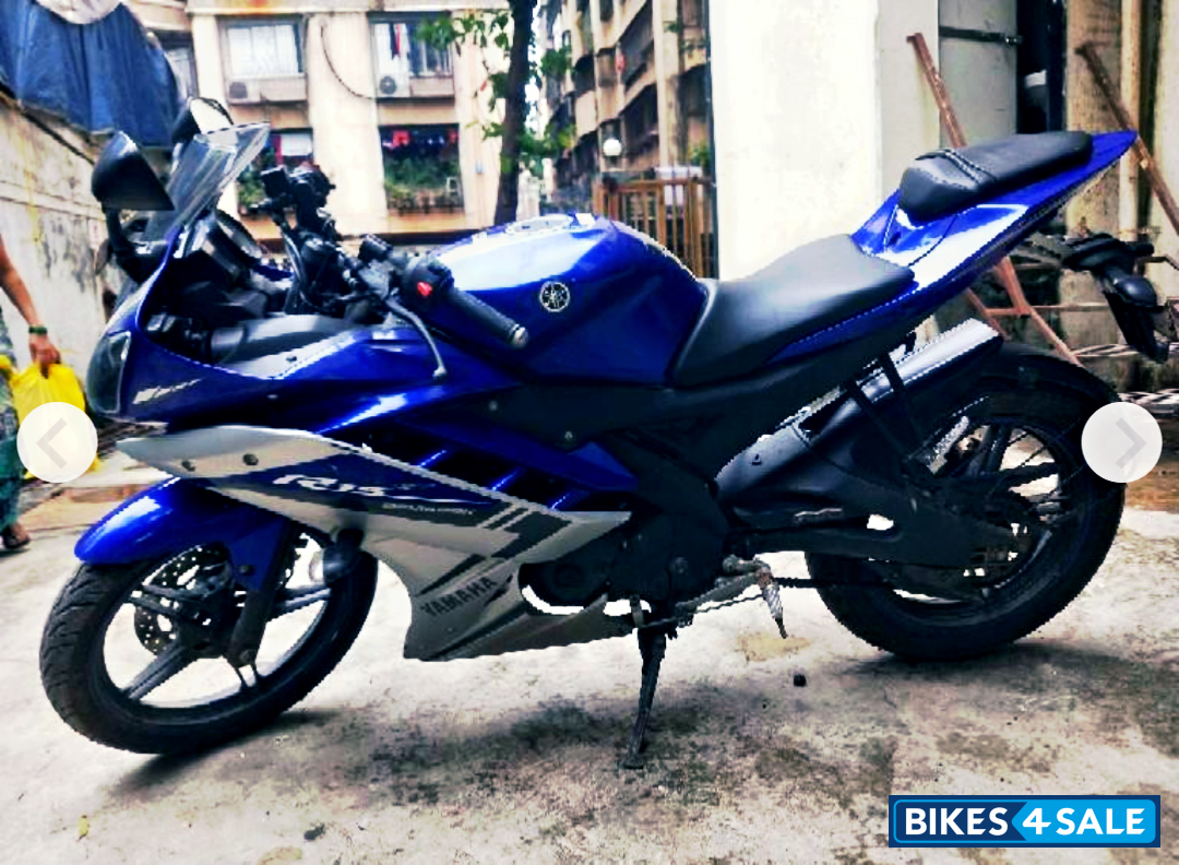 Blue Yamaha YZF R15 V2