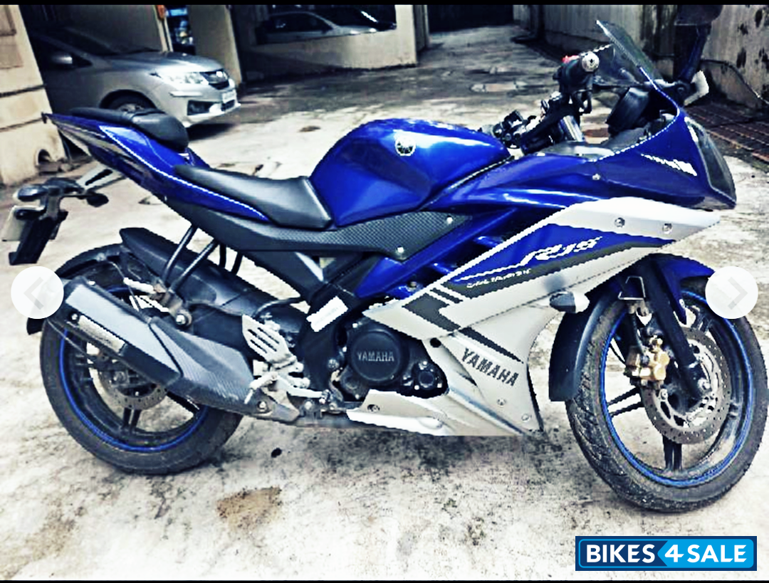 Blue Yamaha YZF R15 V2