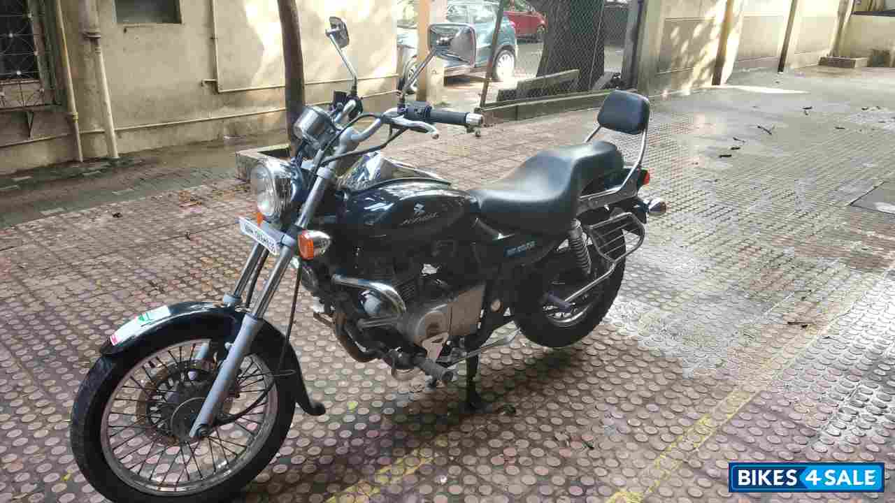 Bajaj Avenger 200 DTS-i