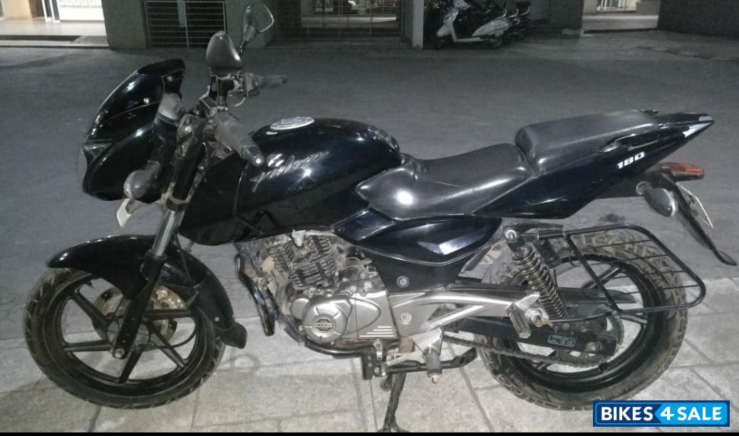 Black Bajaj Pulsar 180 DTSi