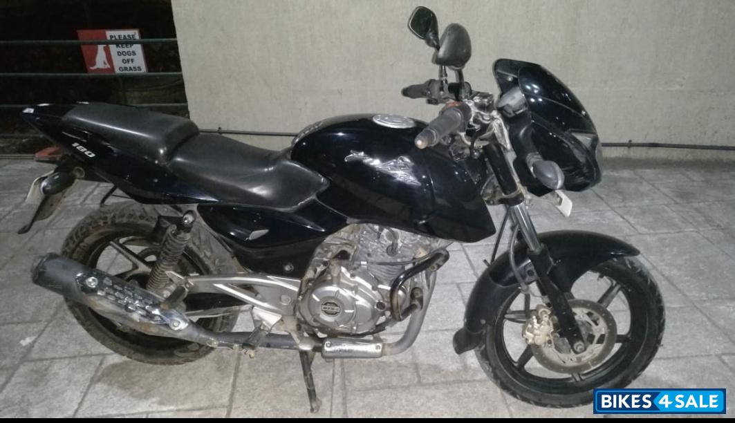 Black Bajaj Pulsar 180 DTSi