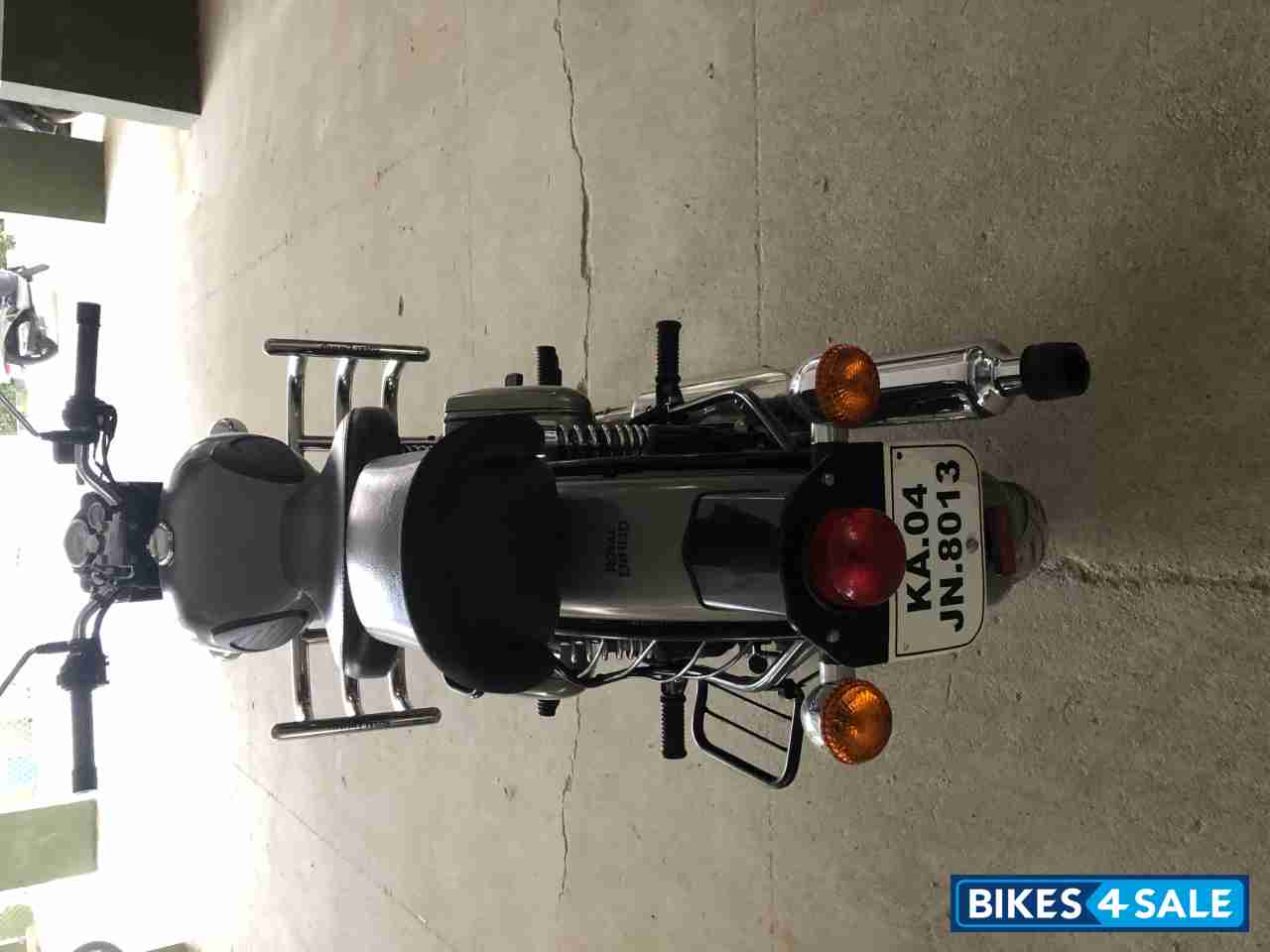 Gunmetal Grey Royal Enfield Classic Gunmetal Grey