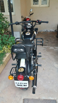 Black Royal Enfield Classic 500