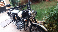 Black Royal Enfield Classic 500