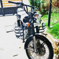 Black Royal Enfield Classic 500