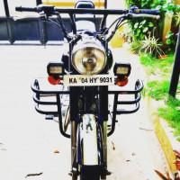 Black Royal Enfield Classic 500