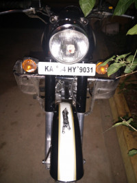 Black Royal Enfield Classic 500