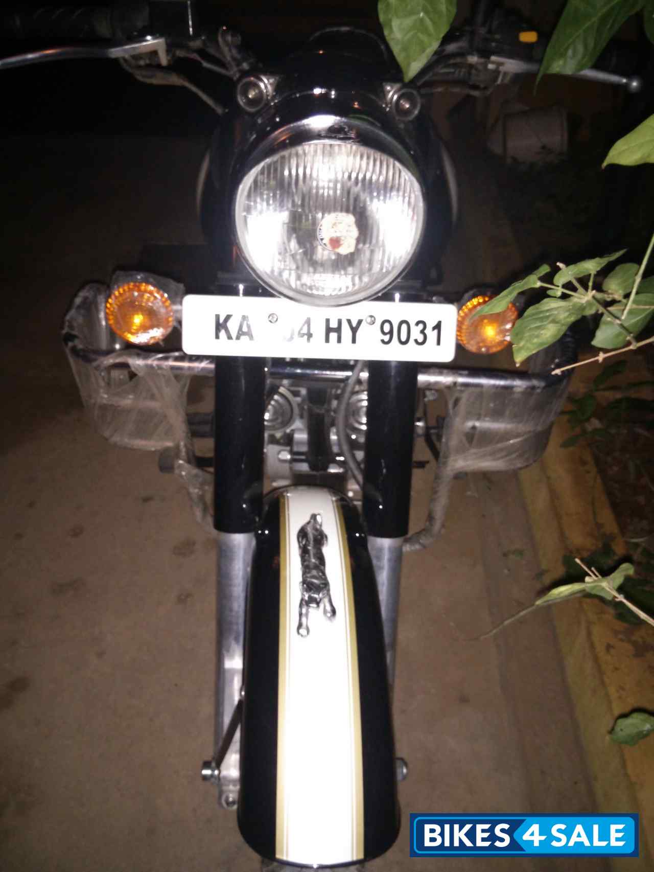 Black Royal Enfield Classic 500