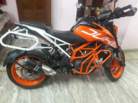 Orange/black KTM Duke 390