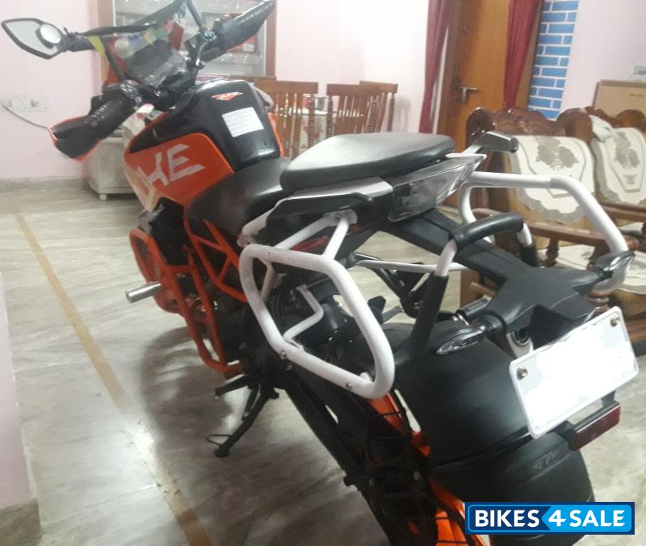 Orange/black KTM Duke 390