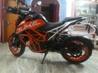 Orange/black KTM Duke 390