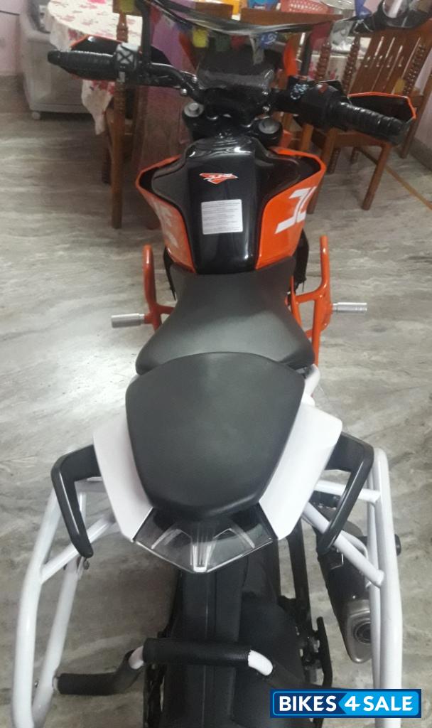 Orange/black KTM Duke 390