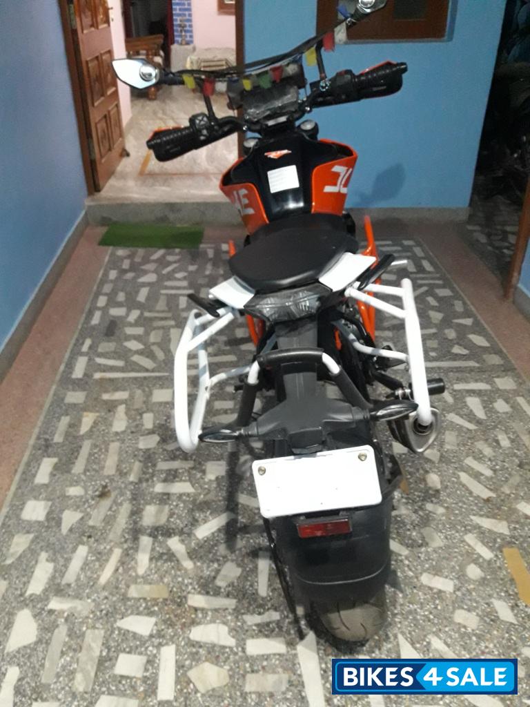 Orange/black KTM Duke 390