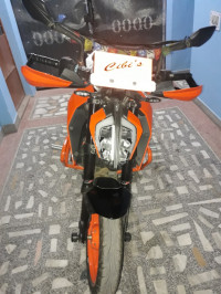 Orange/black KTM Duke 390