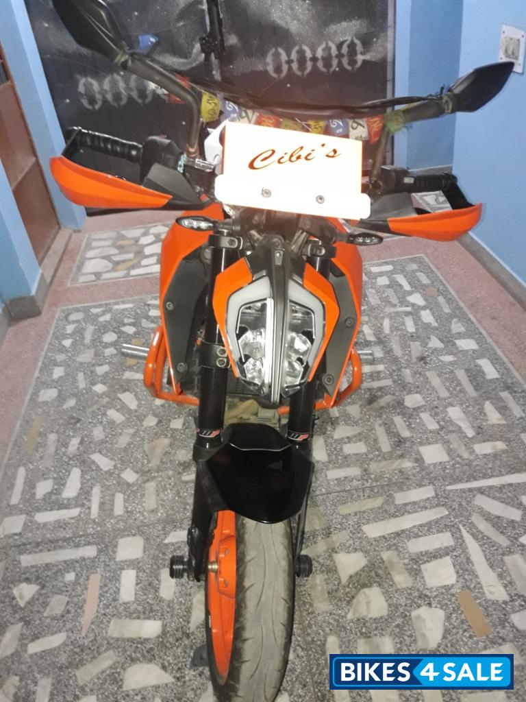 Orange/black KTM Duke 390