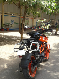 Orange/black KTM Duke 390