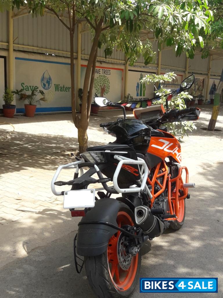 Orange/black KTM Duke 390