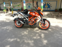 Orange/black KTM Duke 390
