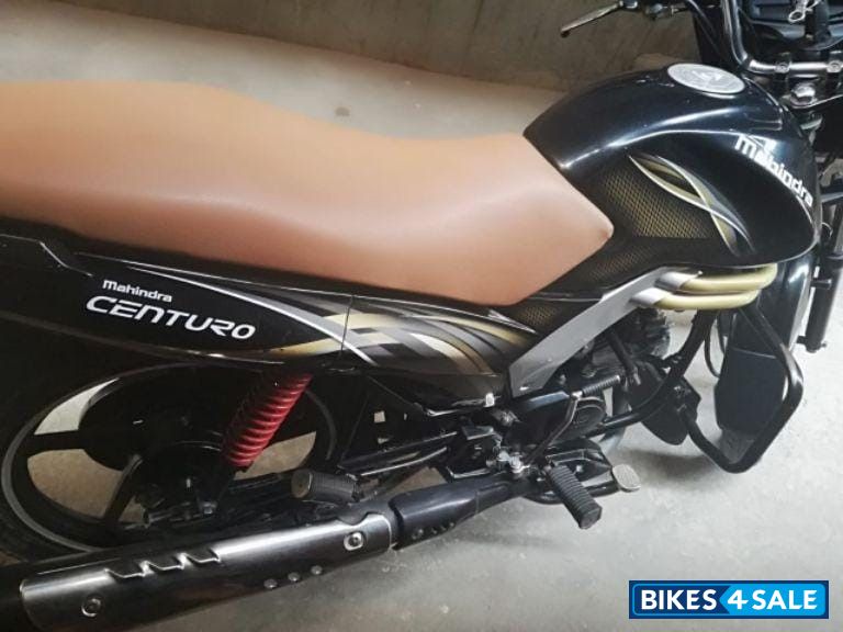 Black Mahindra Centuro