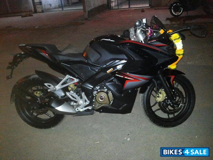 Bajaj Pulsar RS 200