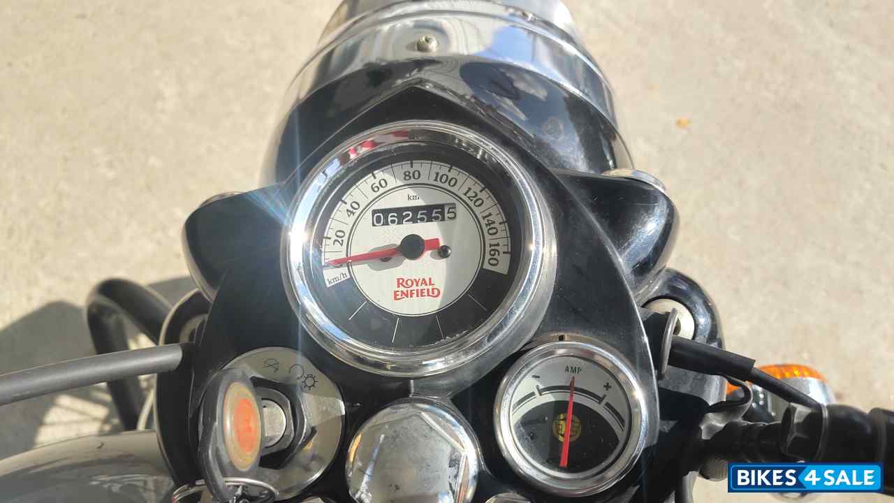 Grey Royal Enfield Classic Gunmetal Grey