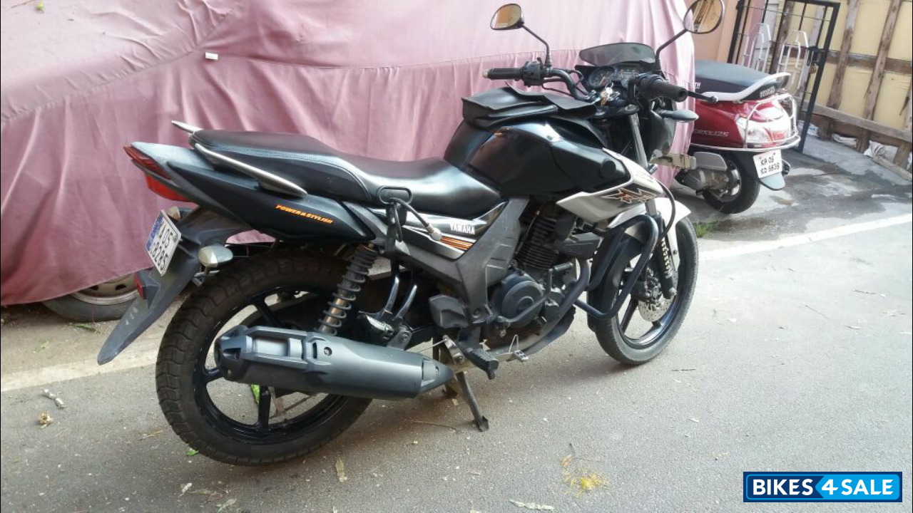 Black Yamaha SZ-RR