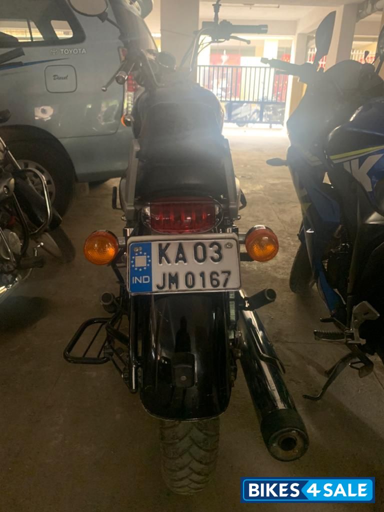 Black Royal Enfield Thunderbird 350