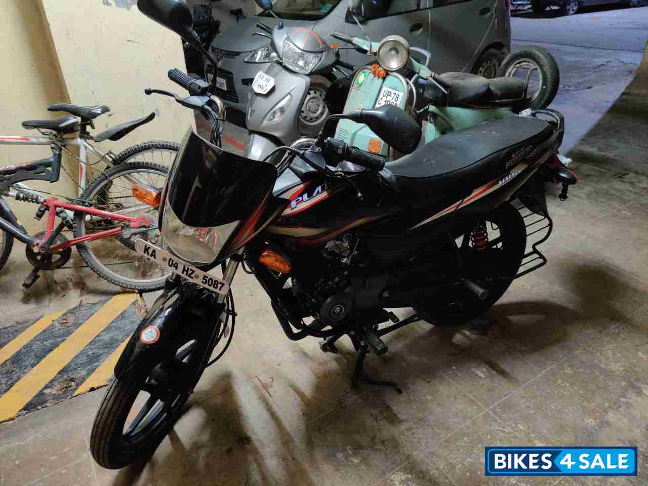 Black Bajaj Platina 100 ES