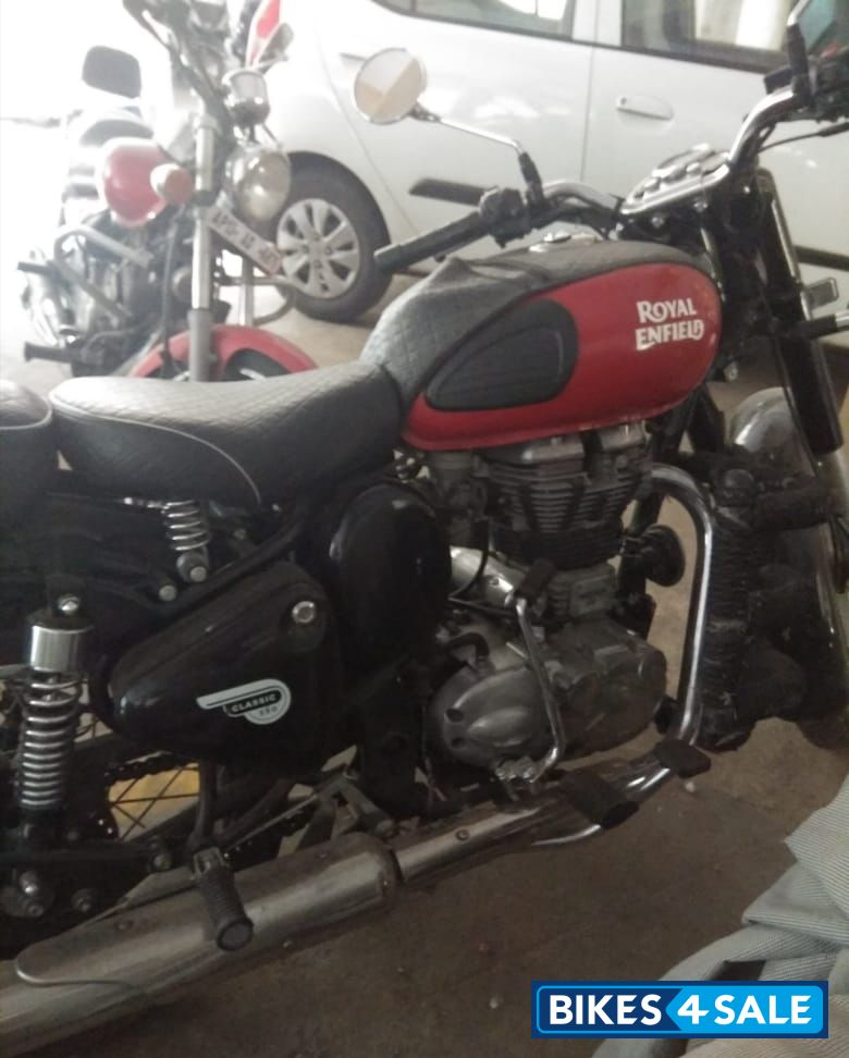 Royal Enfield Classic 350 Redditch Red