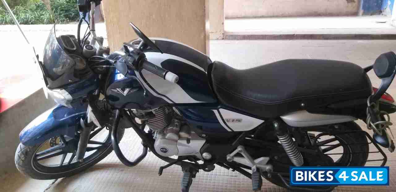 Bajaj V15