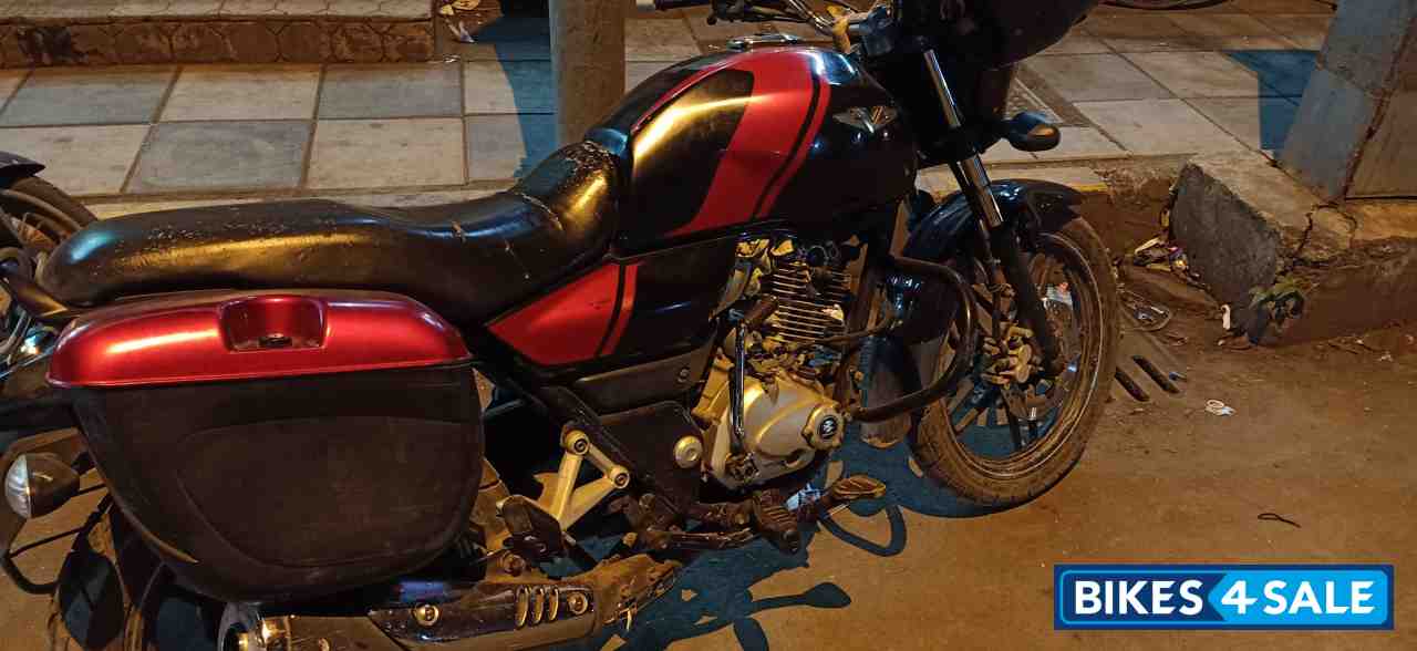 Red Bajaj V15