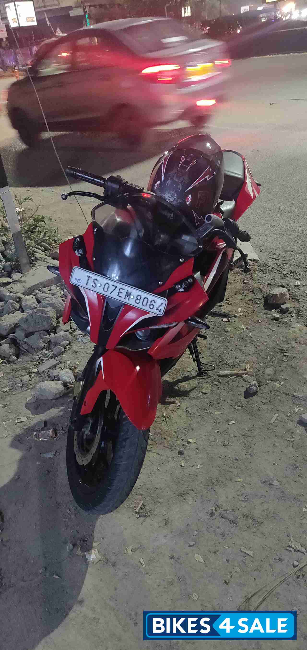 Bajaj Pulsar RS 200