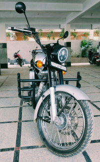 Silver Royal Enfield Classic 350