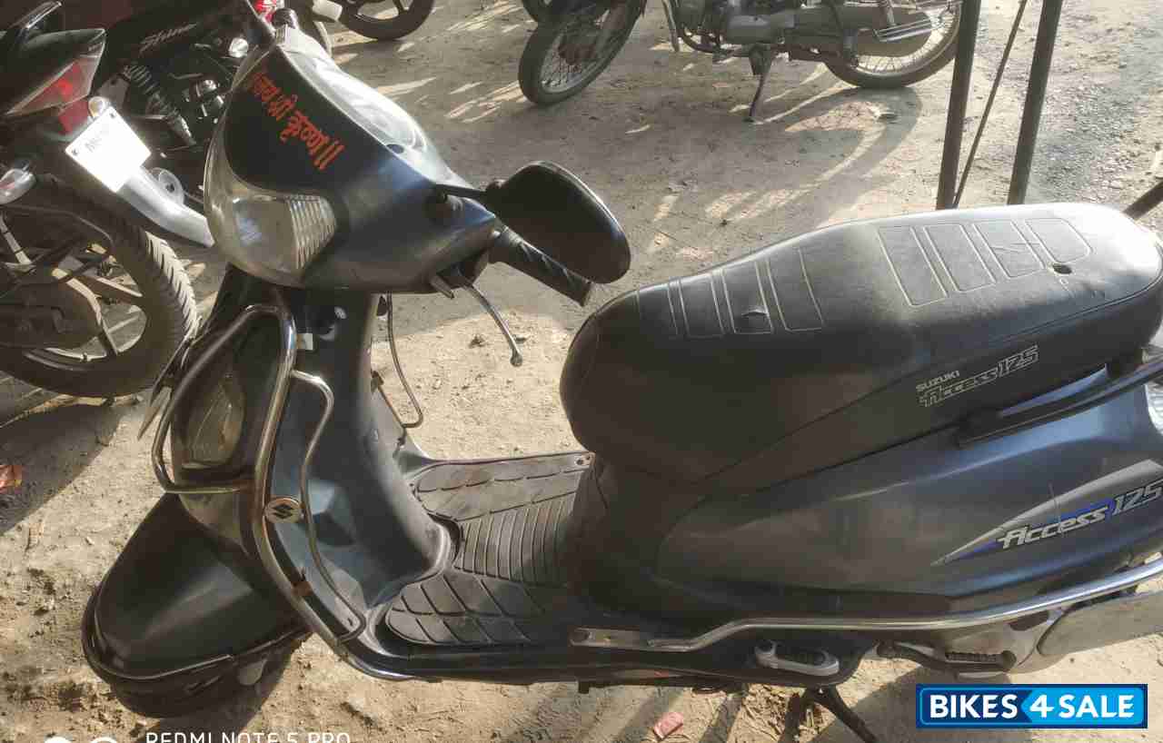 Gray Suzuki Access 125