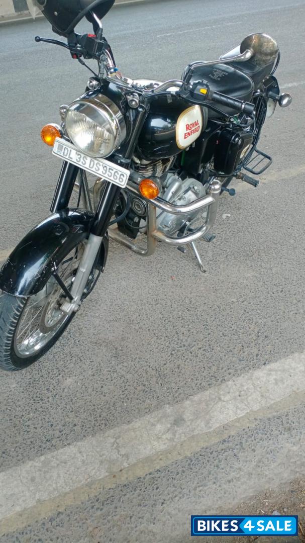 Black Royal Enfield Classic 350